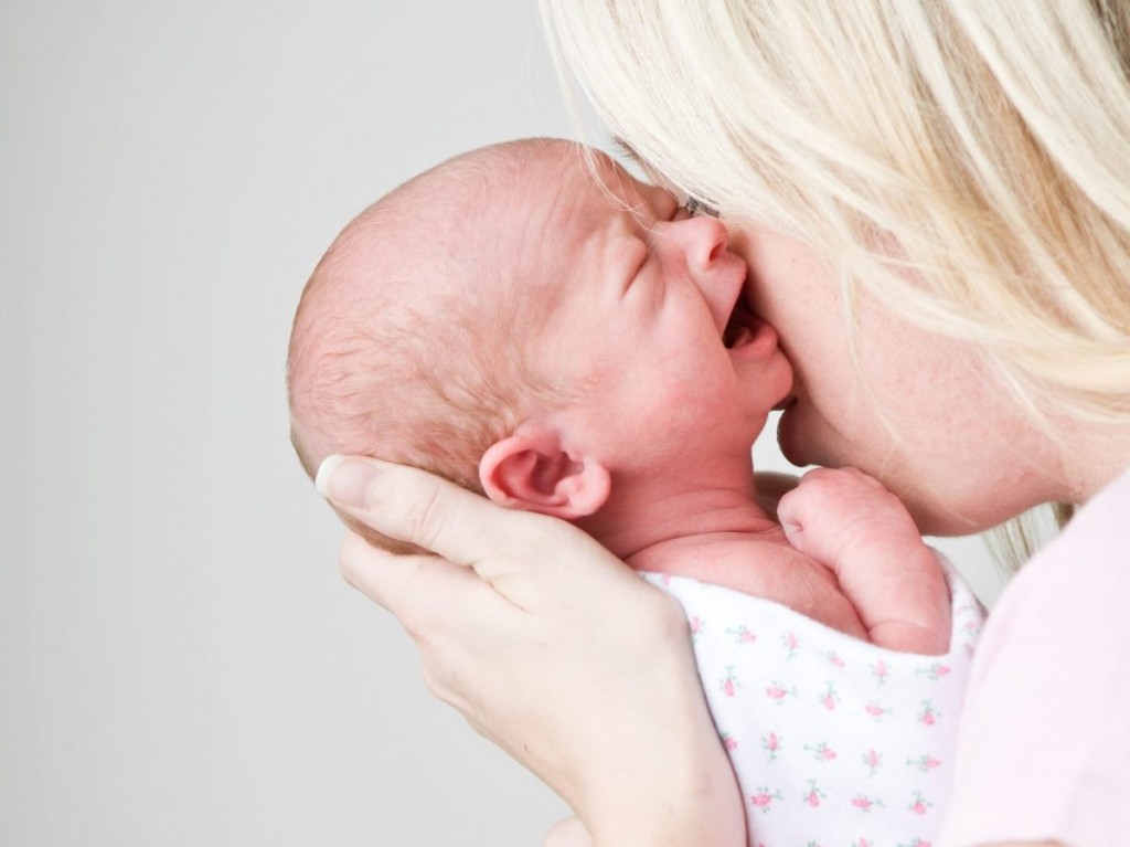 Chăm sóc sau sinh biên hòa giải mã tiếng khóc trẻ sơ sinh